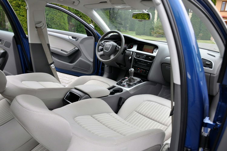 Audi A4 2.0T(211KM) 156tyś.km Quattro Xenon Led Navi Parktronik IWł Alu16"ASO zdjęcie 23