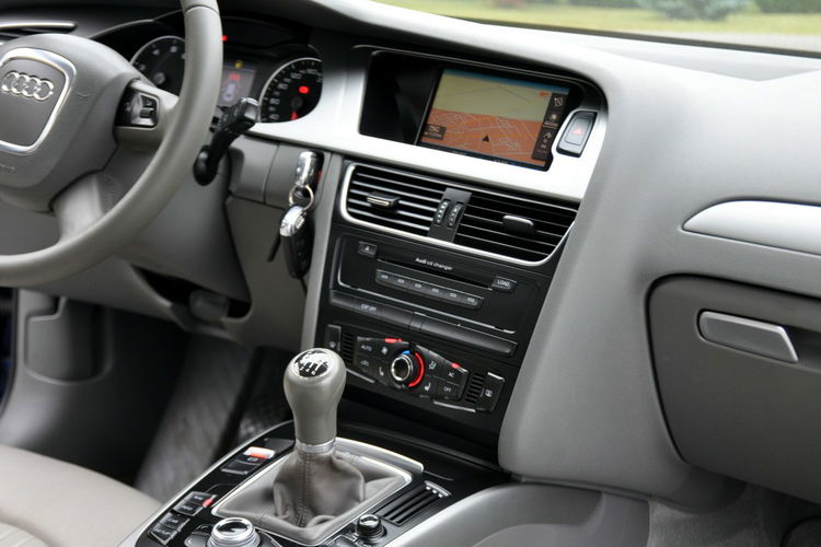 Audi A4 2.0T(211KM) 156tyś.km Quattro Xenon Led Navi Parktronik IWł Alu16"ASO zdjęcie 26