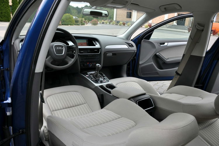 Audi A4 2.0T(211KM) 156tyś.km Quattro Xenon Led Navi Parktronik IWł Alu16"ASO zdjęcie 27