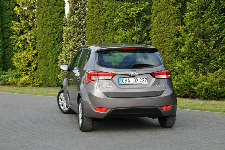 Hyundai ix20 1.6i(125KM) 36tyś.km Klimatyzacja Welur Parktronik Chrom I Wł ASO zdjęcie 15