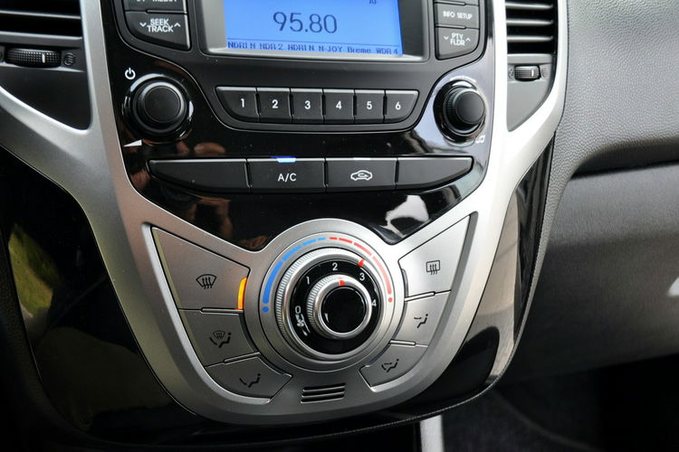 Hyundai ix20 1.6i(125KM) 36tyś.km Klimatyzacja Welur Parktronik Chrom I Wł ASO zdjęcie 33