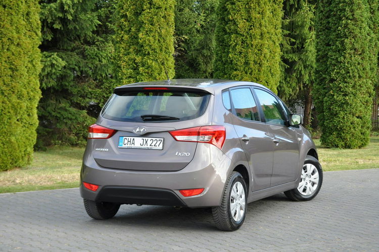 Hyundai ix20 1.6i(125KM) 36tyś.km Klimatyzacja Welur Parktronik Chrom I Wł ASO zdjęcie 6