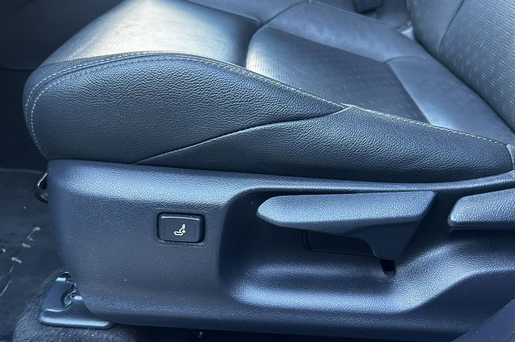 Toyota C-HR Salon PL 1.8 Hybr Radar As. pasa Kam cof FullLed Skóry M Pole JBL zdjęcie 11