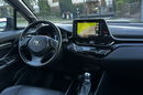 Toyota C-HR Salon PL 1.8 Hybr Radar As. pasa Kam cof FullLed Skóry M Pole JBL zdjęcie 7