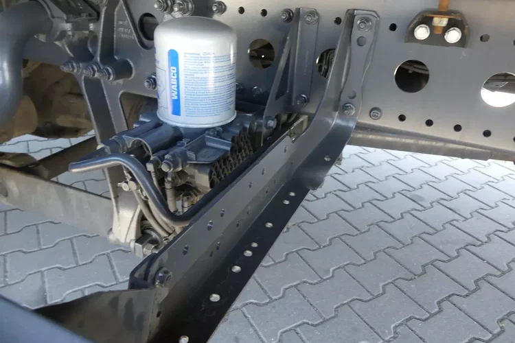 Mercedes ATEGO 1218 / KONTENER + WINDA / EURO 6 / AUTOMAT / zdjęcie 13