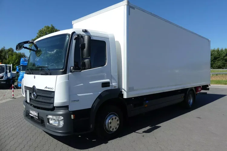 Mercedes ATEGO 1218 / KONTENER + WINDA / EURO 6 / AUTOMAT / zdjęcie 2