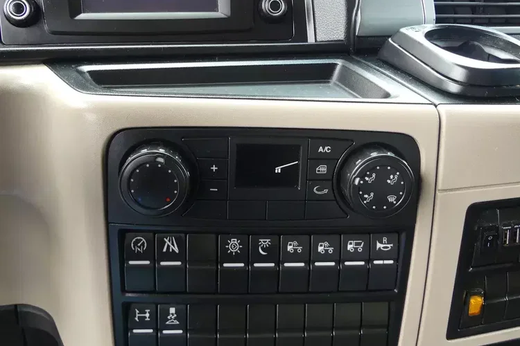 MAN TGM 15.290 / CHŁODNIA + WINDA / EURO 6 / IDEALNY STAN / zdjęcie 32