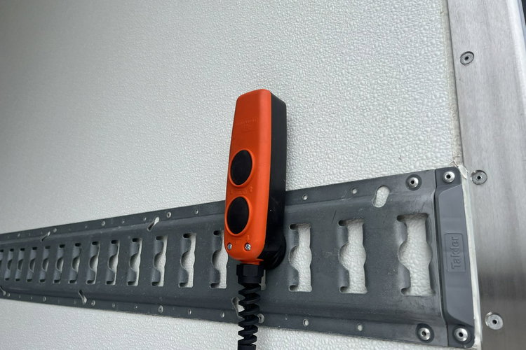 Iveco Daily 35S16 3.0/160KM Dhollandia_750kg Chłodnia -29 C/+29 C GWARANCJA zdjęcie 17