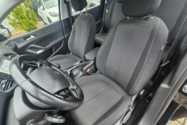 Peugeot 308 SW Model 2020 , nawigacja, czytanie znaków, kontrola pasa ruchu, led zdjęcie 11