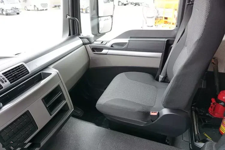 MAN TGS / 26.360 / EURO 6 / CHŁODNIA + WINDA / 20 PALET zdjęcie 37