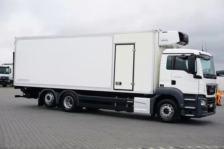 MAN TGS / 26.360 / EURO 6 / CHŁODNIA + WINDA / 20 PALET zdjęcie 4