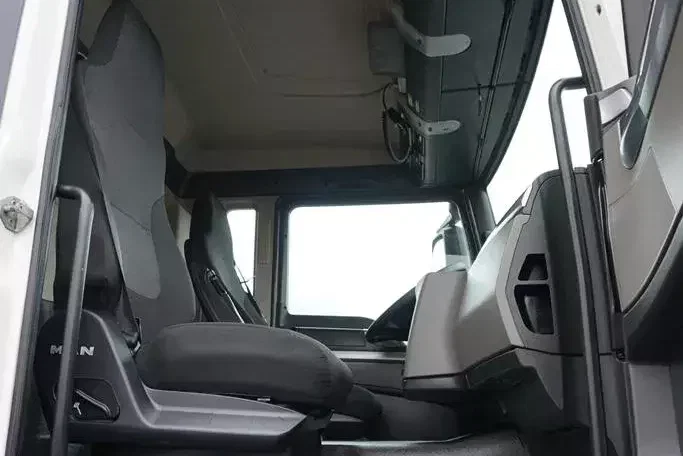 MAN TGS / 26.360 / EURO 6 / CHŁODNIA + WINDA / 20 PALET zdjęcie 8