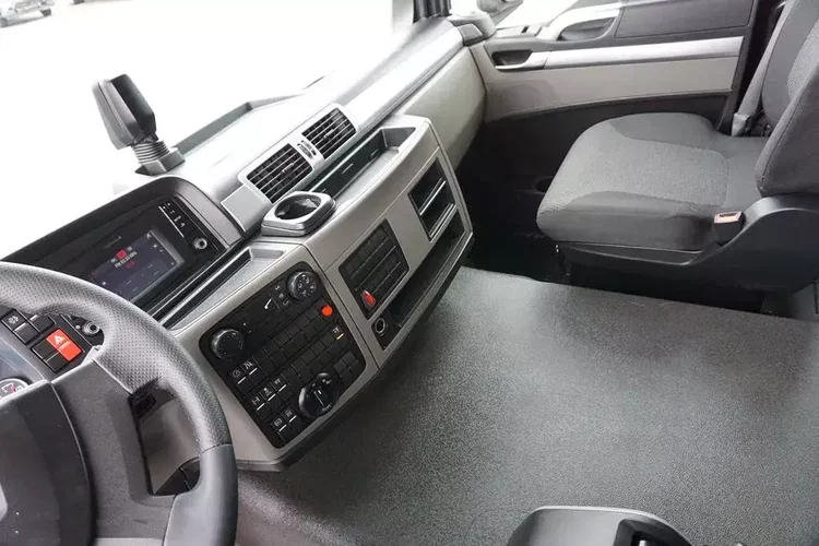MAN TGS / 26.360 / EURO 6 / CHŁODNIA + WINDA / 20 PALET zdjęcie 9