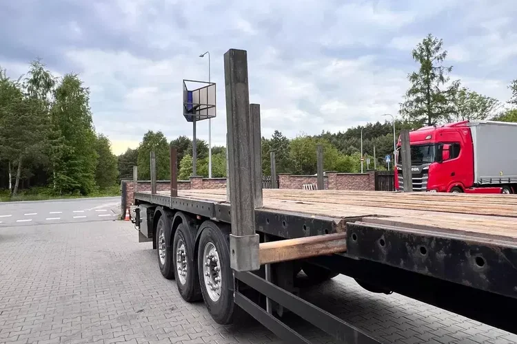 Schwarzmuller platforma z Niemiec poszerzana rozciągana z kłonicami, słupkami oś skrętna oś podnoszona idealna zdjęcie 9