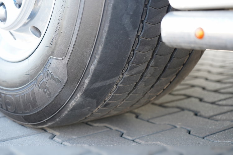 Renault T 440 / 6X2 / SOLÓWKA / FIRANKA 9.5 M / KLIMA POSTOJOWA / WINDA / ALUFELGI / OŚ PODNOSZONA zdjęcie 17