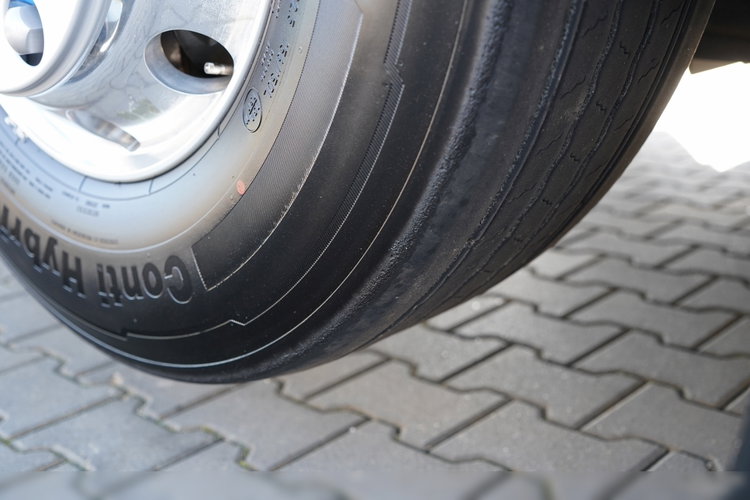 Renault T 440 / 6X2 / SOLÓWKA / FIRANKA 9.5 M / KLIMA POSTOJOWA / WINDA / ALUFELGI / OŚ PODNOSZONA zdjęcie 20