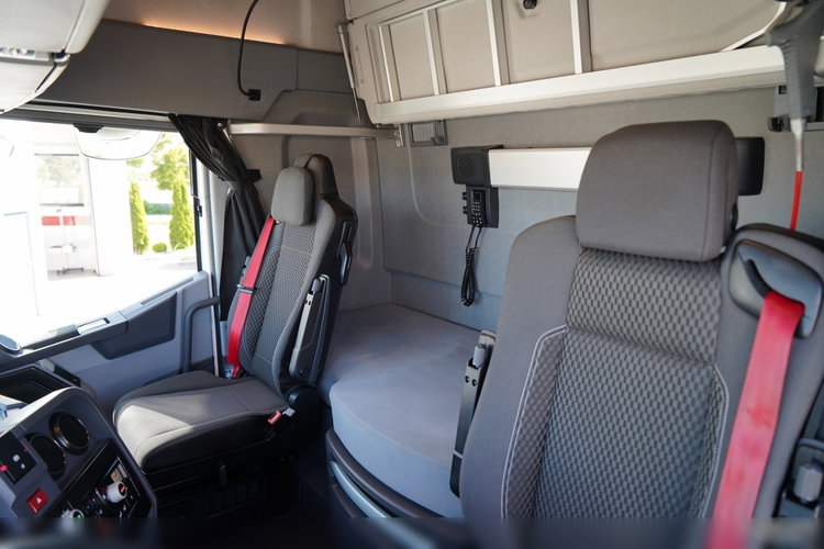 Renault T 440 / 6X2 / SOLÓWKA / FIRANKA 9.5 M / KLIMA POSTOJOWA / WINDA / ALUFELGI / OŚ PODNOSZONA zdjęcie 38