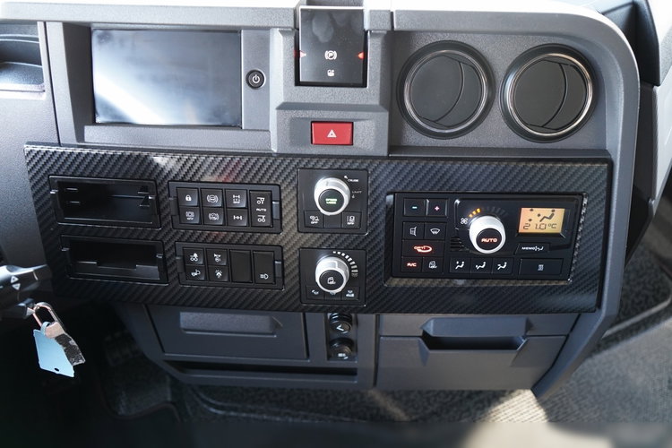 Renault T 440 / 6X2 / SOLÓWKA / FIRANKA 9.5 M / KLIMA POSTOJOWA / WINDA / ALUFELGI / OŚ PODNOSZONA zdjęcie 43