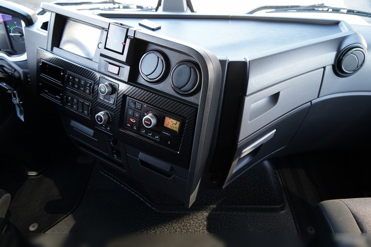 Renault T 440 / 6X2 / SOLÓWKA / FIRANKA 9.5 M / KLIMA POSTOJOWA / WINDA / ALUFELGI / OŚ PODNOSZONA zdjęcie 44