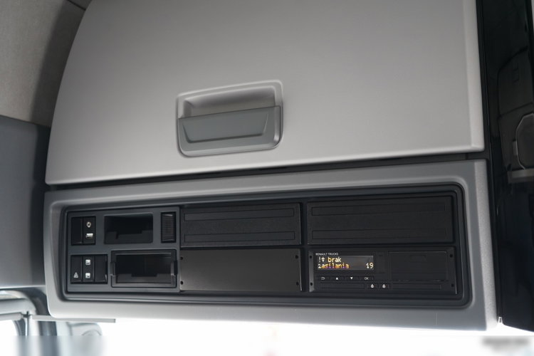 Renault T 440 / 6X2 / SOLÓWKA / FIRANKA 9.5 M / KLIMA POSTOJOWA / WINDA / ALUFELGI / OŚ PODNOSZONA zdjęcie 46