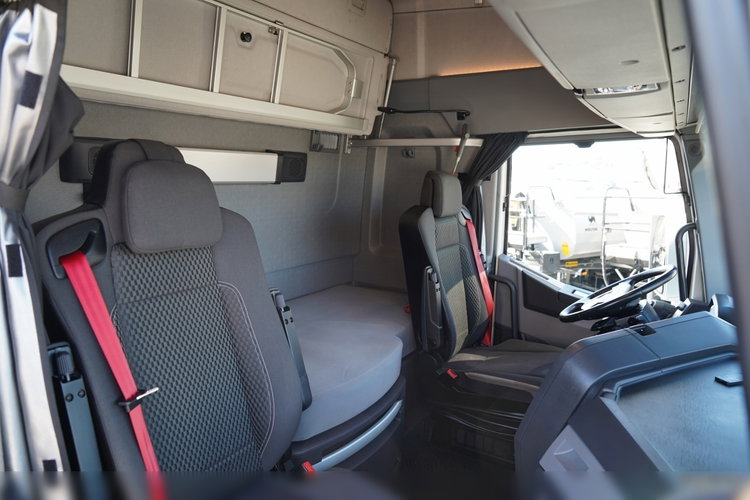 Renault T 440 / 6X2 / SOLÓWKA / FIRANKA 9.5 M / KLIMA POSTOJOWA / WINDA / ALUFELGI / OŚ PODNOSZONA zdjęcie 49