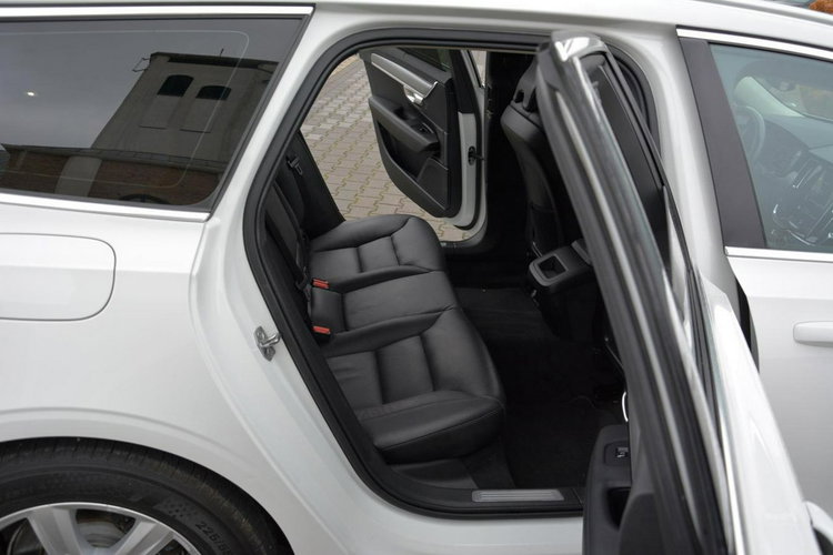 Volvo V90 Skóry Virtual Cockpit Radar ACC Harman/Kardon Navi Kamera Full Led zdjęcie 15
