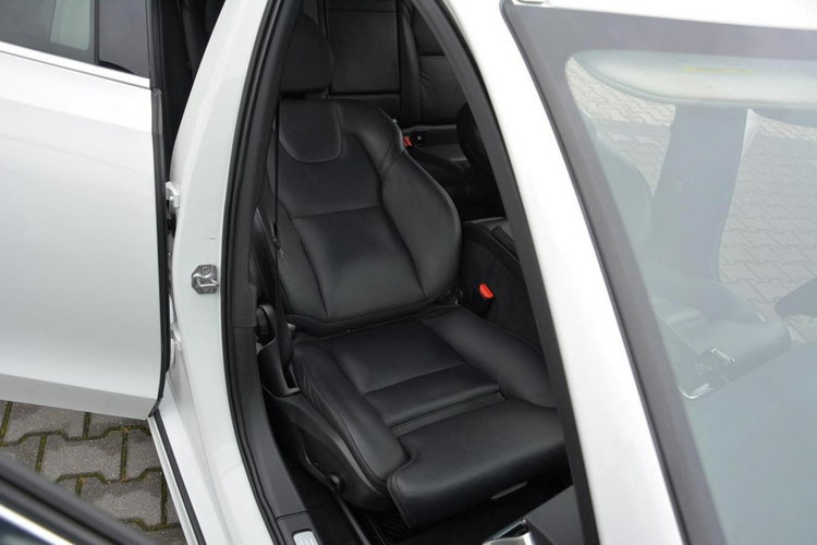 Volvo V90 Skóry Virtual Cockpit Radar ACC Harman/Kardon Navi Kamera Full Led zdjęcie 16