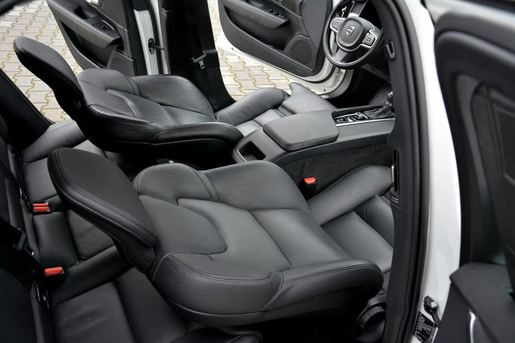 Volvo V90 Skóry Virtual Cockpit Radar ACC Harman/Kardon Navi Kamera Full Led zdjęcie 17