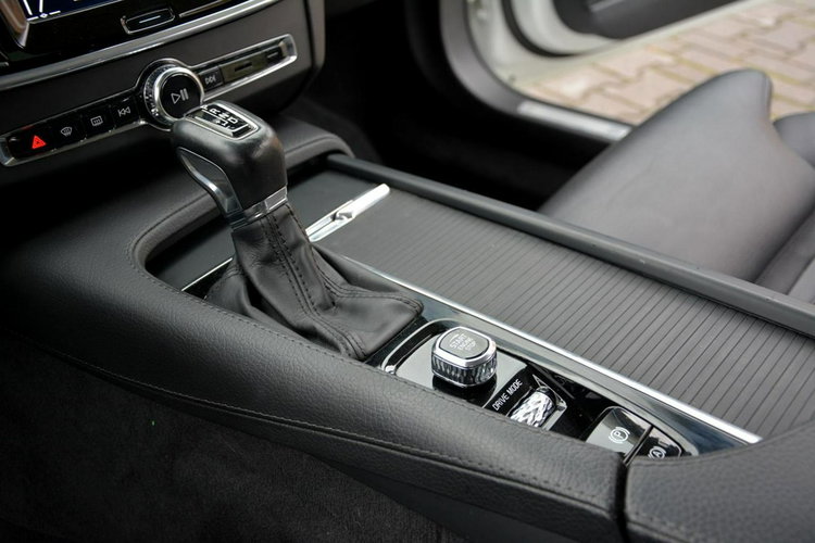 Volvo V90 Skóry Virtual Cockpit Radar ACC Harman/Kardon Navi Kamera Full Led zdjęcie 31