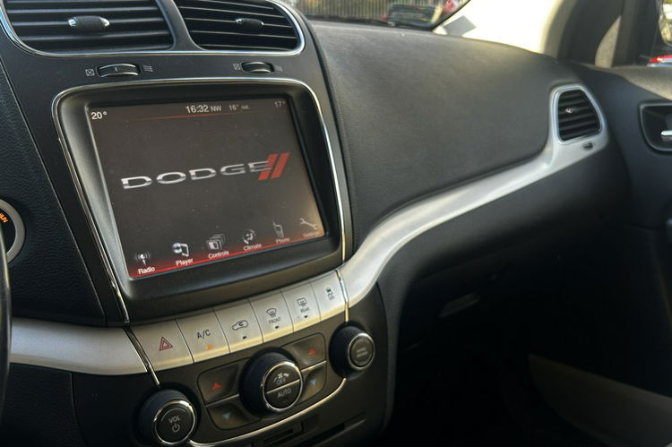 Dodge Journey 3.6V6 Pentastar automat tempomat kamera cof jasne wnętrze keyless zdjęcie 11