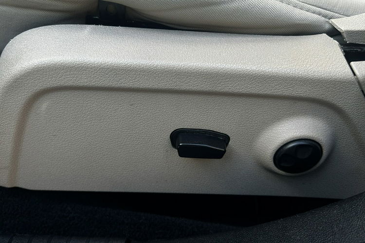 Dodge Journey 3.6V6 Pentastar automat tempomat kamera cof jasne wnętrze keyless zdjęcie 12