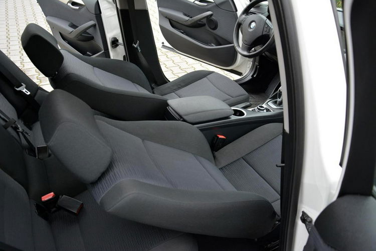 BMW X1 Lift x-Drive 4x4 Navi Klimatronic Parktronic Oryginał z Niemiec zdjęcie 19