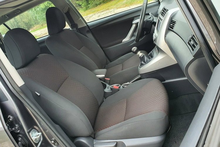 Toyota Verso 1.8 16v 147KM # Navi # Kamera # Climatronic # Panorama # Super Stan zdjęcie 7