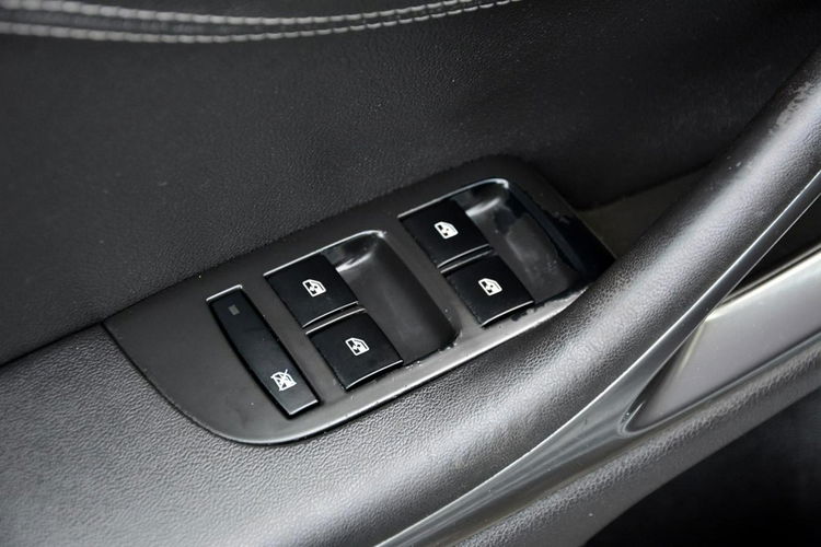 Opel Zafira 1.4T(140KM) Panorama Xenon Led Alu19 7 Foteli LPG STAG zdjęcie 30