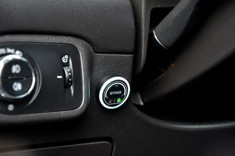 Opel Zafira 1.4T(140KM) Panorama Xenon Led Alu19 7 Foteli LPG STAG zdjęcie 31