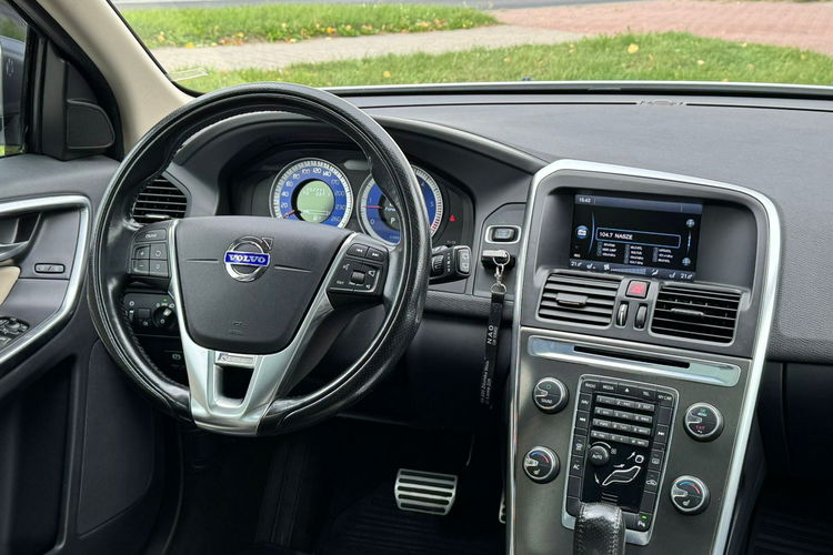 Volvo XC 60 R-Design Panorama Automat zdjęcie 22