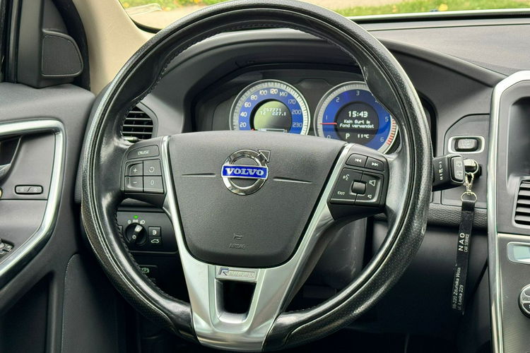 Volvo XC 60 R-Design Panorama Automat zdjęcie 24