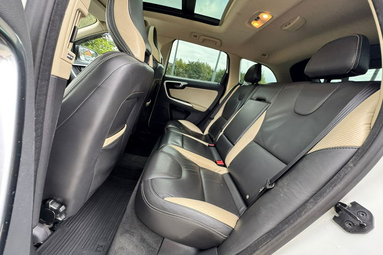 Volvo XC 60 R-Design Panorama Automat zdjęcie 30