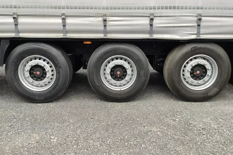 Krone Standard OŚ Podnoszona SAF 2017r zdjęcie 15