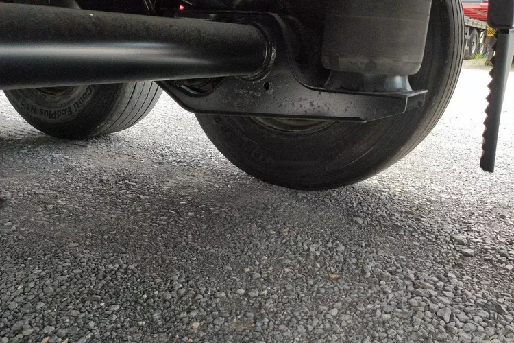 Krone Standard OŚ Podnoszona SAF 2017r zdjęcie 24