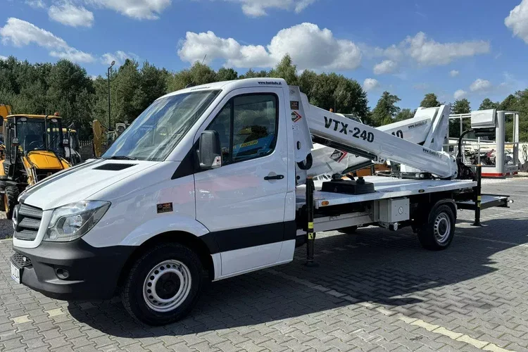Mercedes Sprinter Zwyżka Podnośnik Koszowy VERSALIFT VTX-240 UDT zdjęcie 9