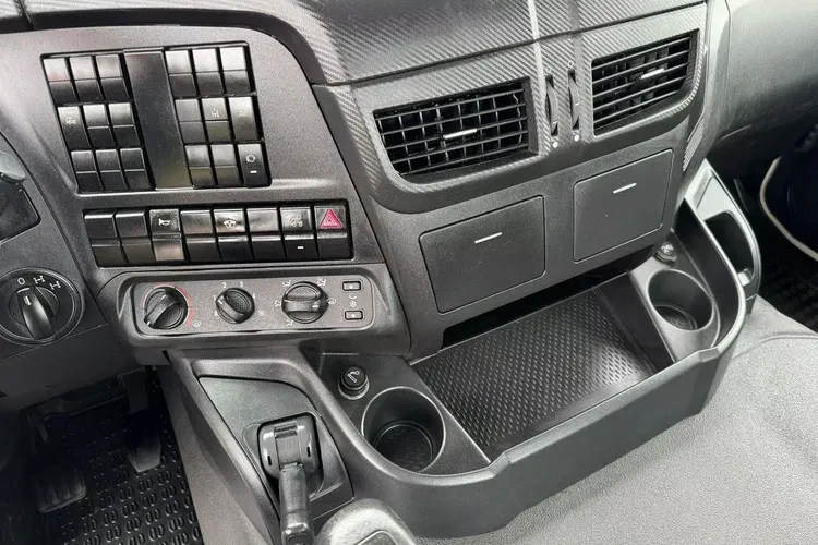 Iveco Trakerr 26.410 6x4 Manual Mały Przebieg tylko-46000km zdjęcie 27