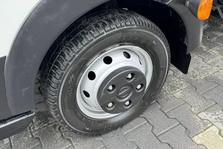 Nissan Cabstar zdjęcie 9