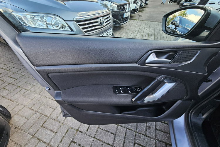 Peugeot 308 SW Grzane fotele, nawigacja, alufelgi, czujniki cofania zdjęcie 29