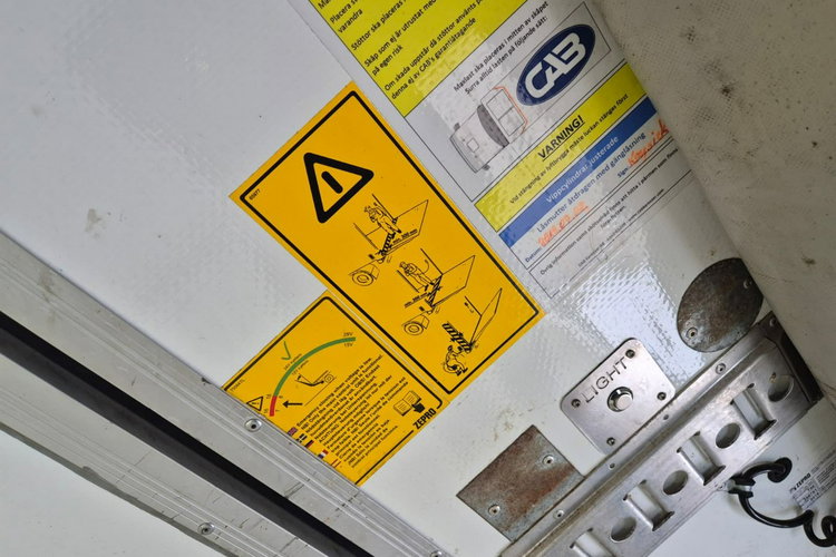 Daily 35C16 V Iveco Daily 35S16 Hi-Matic / AUTOMAT / CHŁODNIA / MITSUBISHI / 1WŁ zdjęcie 38