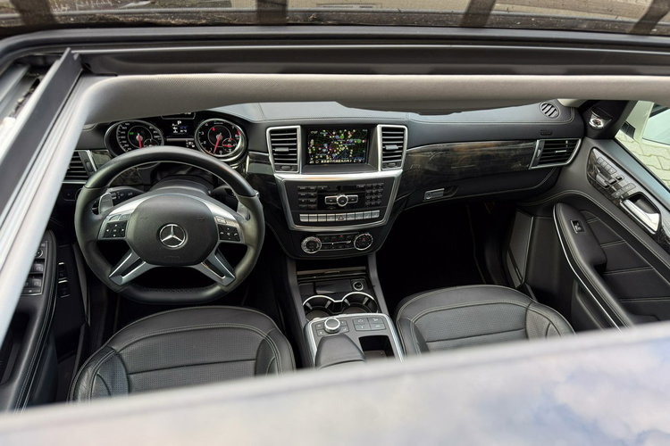 Mercedes GL 63 AMG 5.5 V8 557KM / 4-Matic / Bogate wyposażenie / Japonia / Bezwypadkowy zdjęcie 25