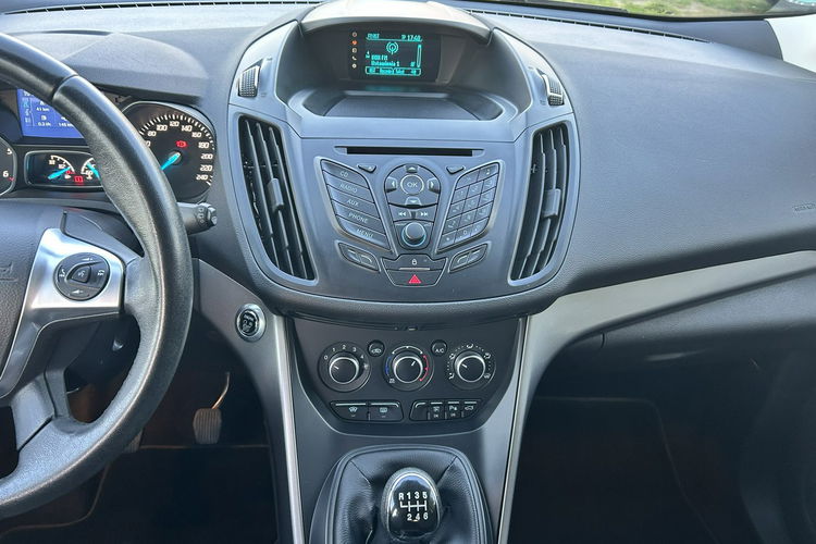 Ford Kuga 4x4 zdjęcie 13