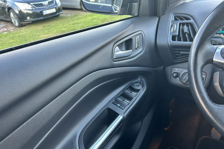 Ford Kuga 4x4 zdjęcie 14