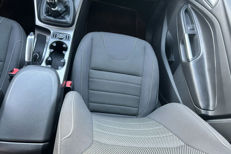 Ford Kuga 4x4 zdjęcie 17