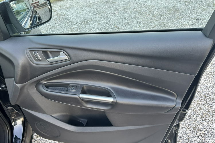 Ford Kuga 4x4 zdjęcie 21